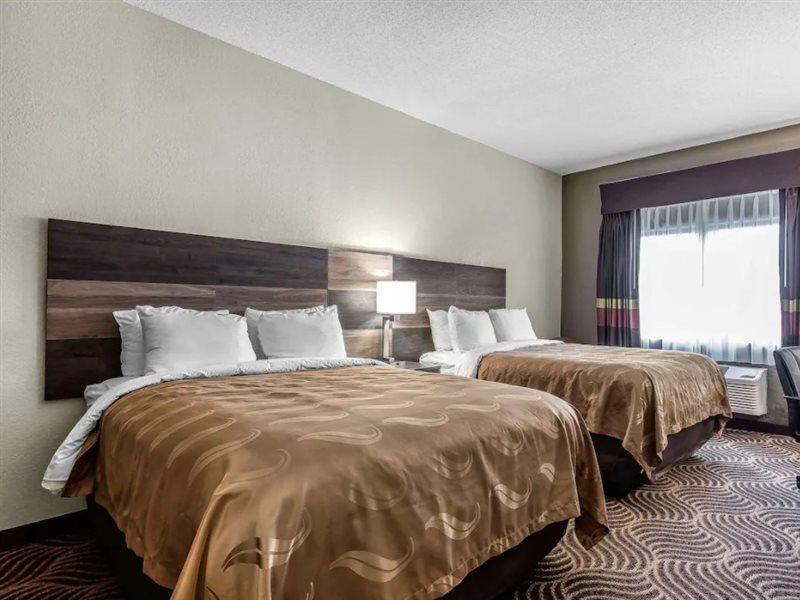 סליסבורי Quality Inn & Suites מראה חיצוני תמונה