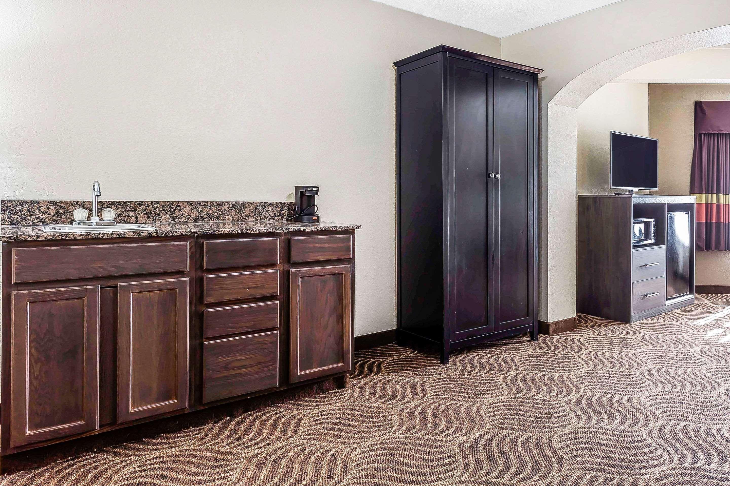 סליסבורי Quality Inn & Suites מראה חיצוני תמונה