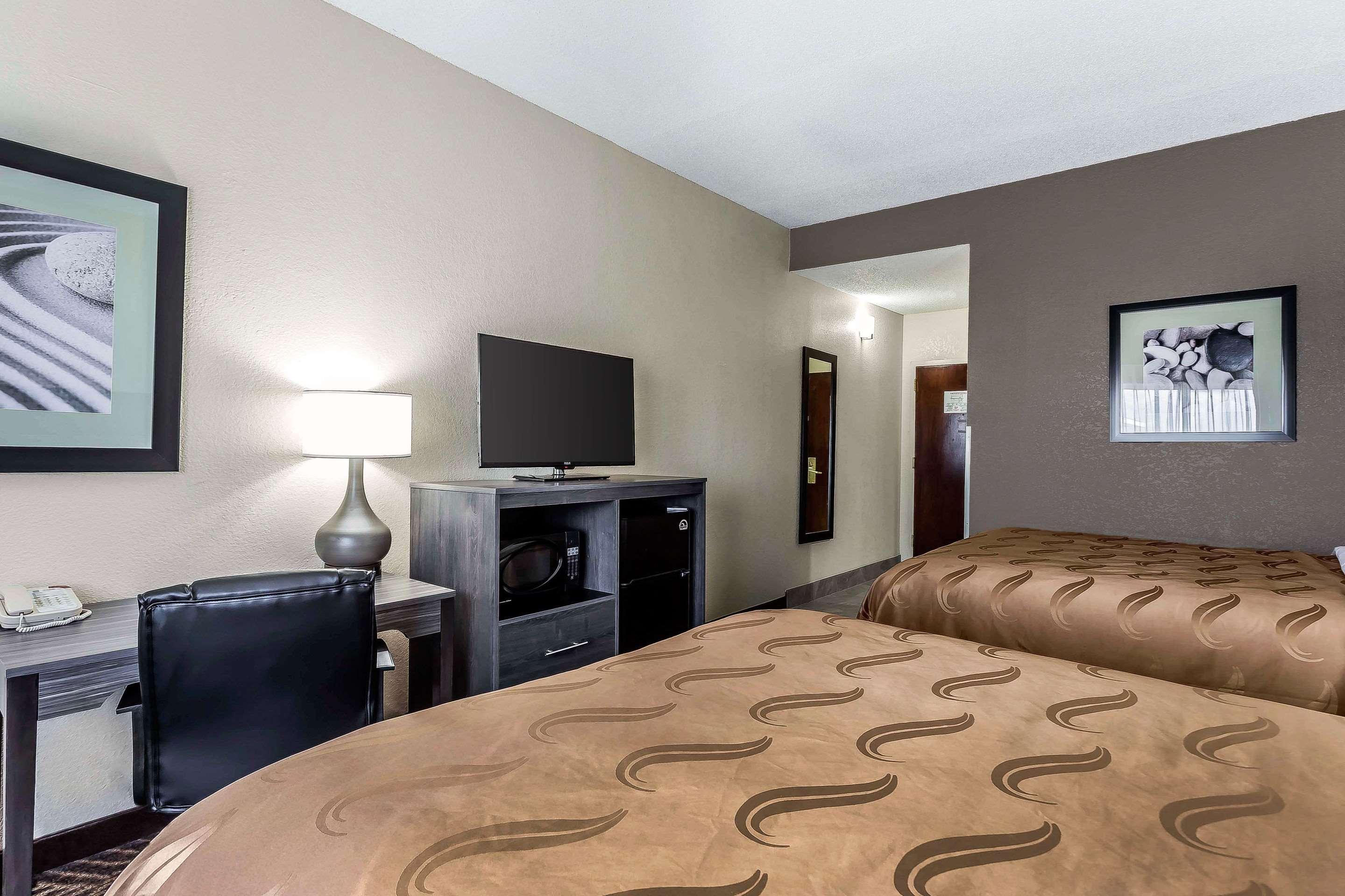 סליסבורי Quality Inn & Suites מראה חיצוני תמונה