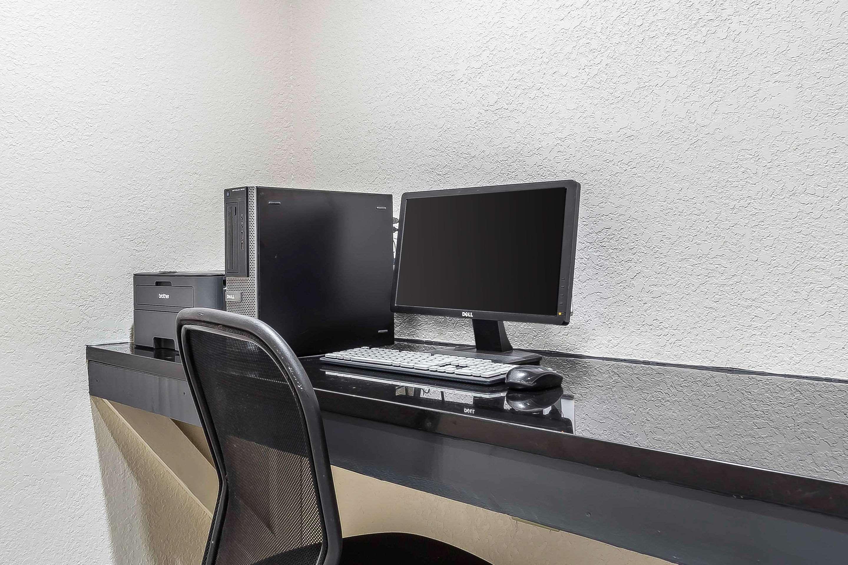 סליסבורי Quality Inn & Suites מראה חיצוני תמונה