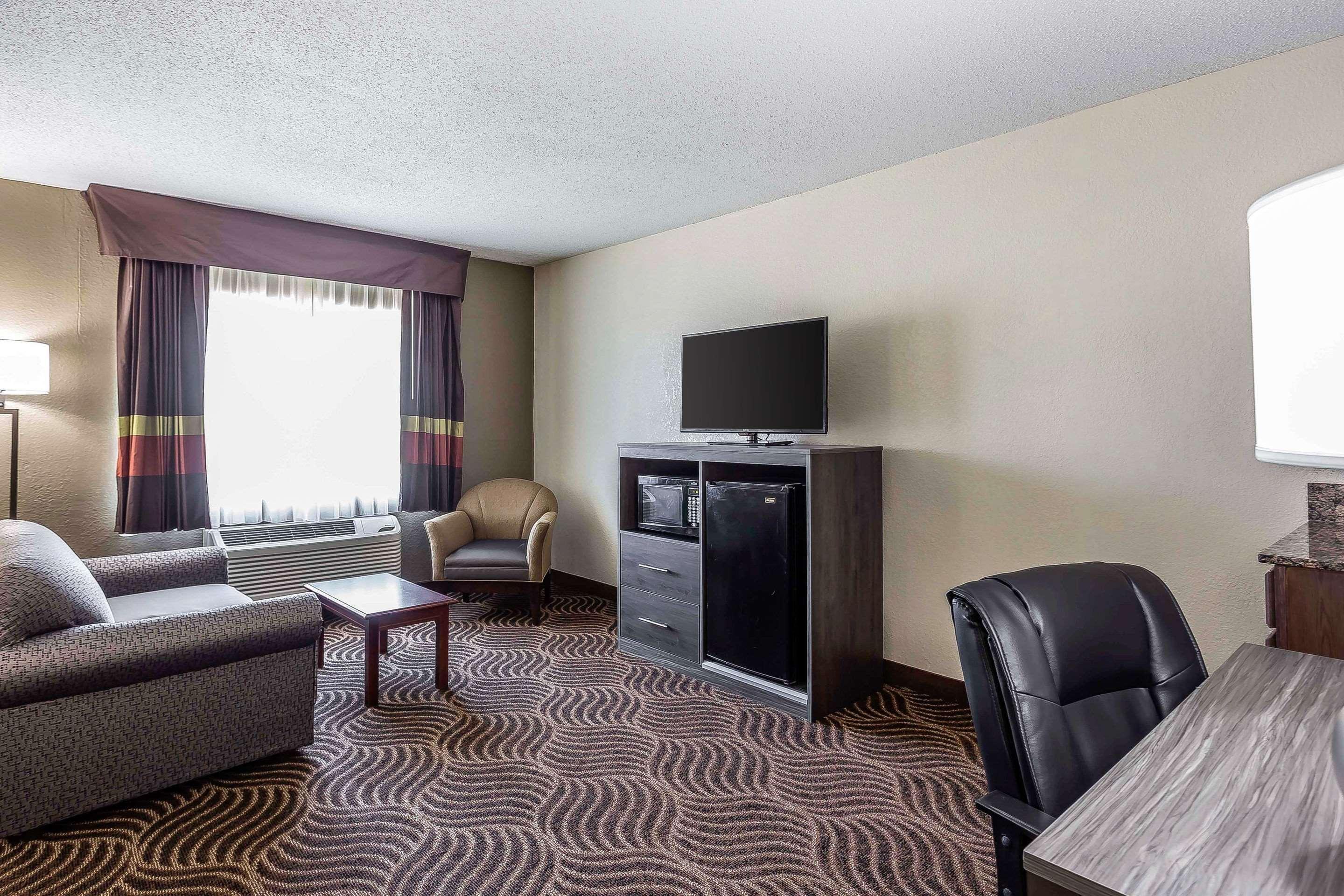 סליסבורי Quality Inn & Suites מראה חיצוני תמונה